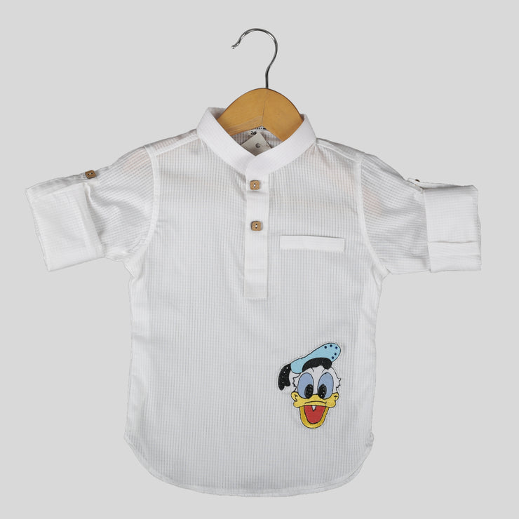 Giza Cotton White Casual Shirt For Boys With Donald Duck Motif Encrusted With Swarovski Element